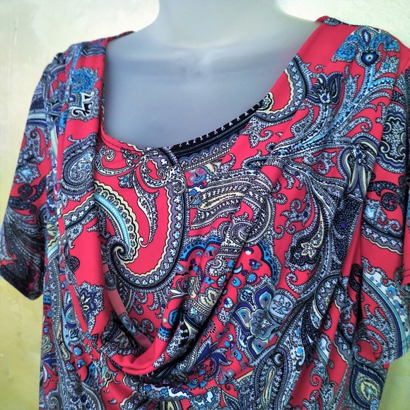 Roz & Ali Draped Front Top Like New 1X - Picture 2 of 4